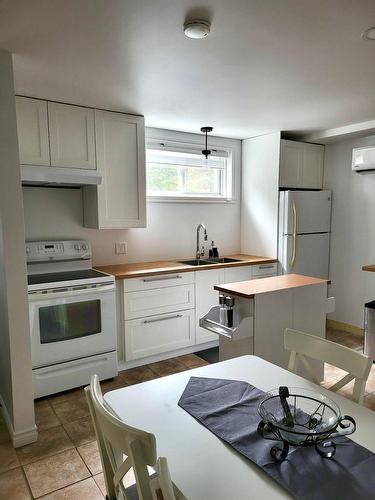 Dwelling - 79 Ch. De La Baie, Mont-Blanc, QC - Indoor Photo Showing Kitchen