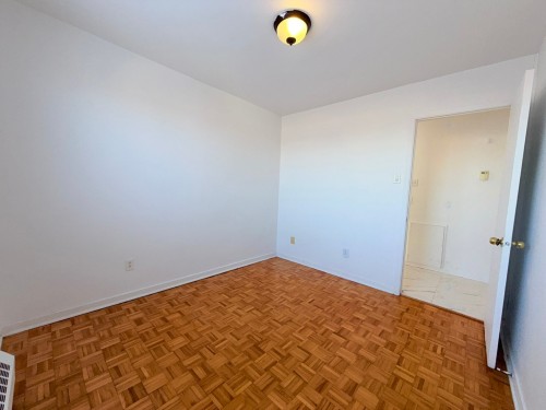 Chambre à coucher - 8203 Rue Louis-Xiv, Montréal (Saint-Léonard), QC - Indoor Photo Showing Other Room