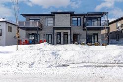 118 Rue d'Halifax  Cowansville, QC J2K 2L4