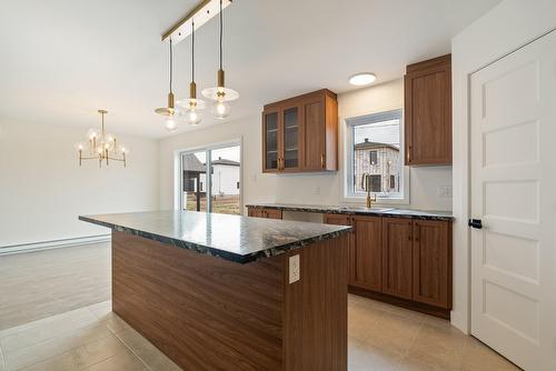 Kitchen - Rue Françoise-Giffard, Québec (La Haute-Saint-Charles), QC - Indoor Photo Showing Kitchen