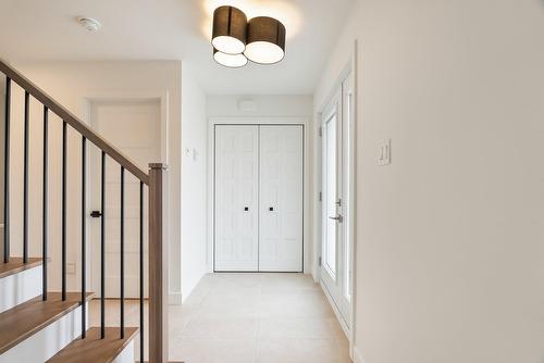 Hall - Rue Françoise-Giffard, Québec (La Haute-Saint-Charles), QC - Indoor Photo Showing Other Room