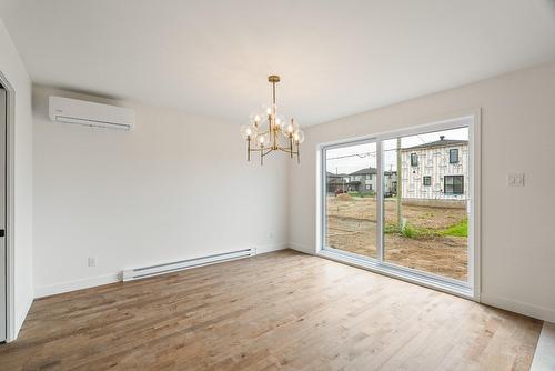 Dining room - Rue Françoise-Giffard, Québec (La Haute-Saint-Charles), QC - Indoor Photo Showing Other Room