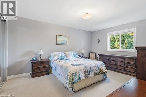 5119 Cherryhill Crescent, Burlington, ON - Indoor Photo Showing Bedroom