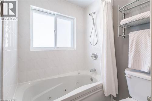 in law suite 2nd level - 5119 Cherryhill Crescent, Burlington, ON - Indoor Photo Showing Bathroom