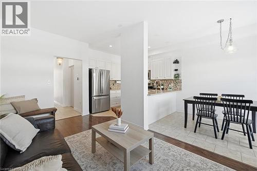45 Browview Drive, Waterdown, ON - Indoor Photo Showing Living Room