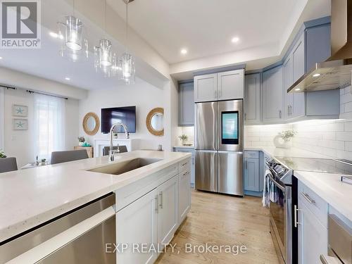 58 Elkington Crescent, Whitby, ON - Indoor Photo Showing Kitchen With Stainless Steel Kitchen With Upgraded Kitchen