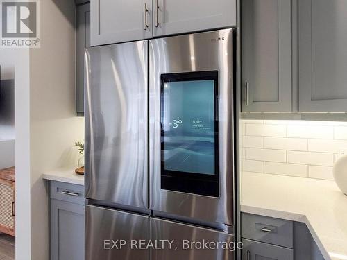 58 Elkington Crescent, Whitby, ON - Indoor Photo Showing Kitchen
