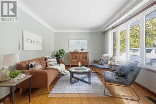 2737 Rockwood Drive, Sudbury, ON - Indoor Photo Showing Living Room