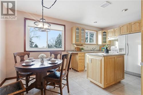 2737 Rockwood Drive, Sudbury, ON - Indoor Photo Showing Dining Room