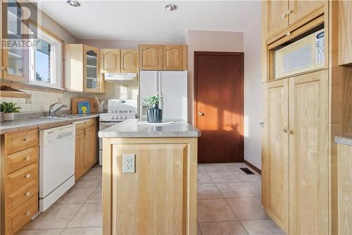 2737 Rockwood Drive, Sudbury, ON - Indoor Photo Showing Kitchen