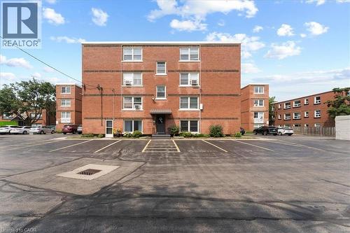 5 EAST 36TH Street Unit# 412B  Hamilton, ON L8V 3Y6