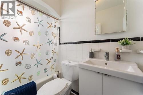 5 East 36Th Street Unit# 412B, Hamilton, ON - Indoor Photo Showing Bathroom