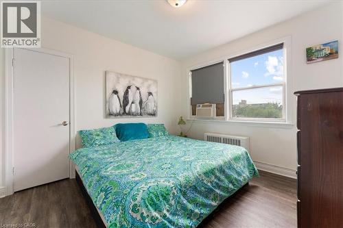 5 East 36Th Street Unit# 412B, Hamilton, ON - Indoor Photo Showing Bedroom