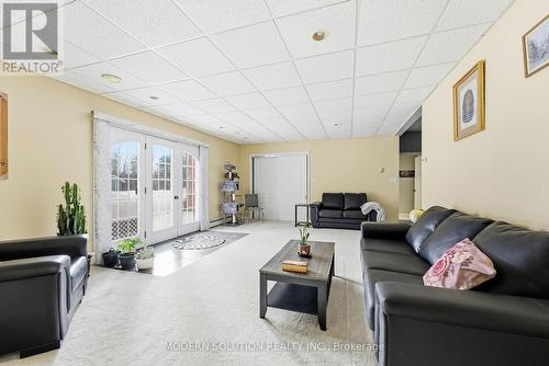 510 Quin-Mo-Lac Road, Centre Hastings, ON - Indoor Photo Showing Living Room