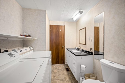 33-390 Cowichan Ave, Courtenay, BC 