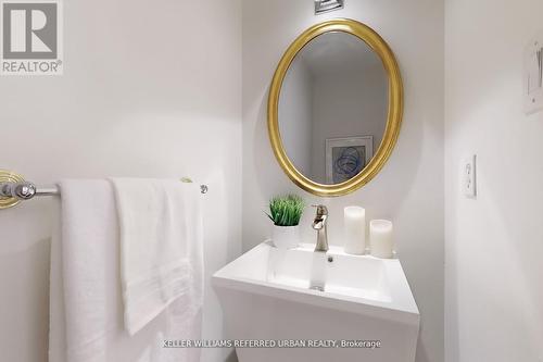 158 Walton Drive, Aurora, ON - Indoor Photo Showing Bathroom