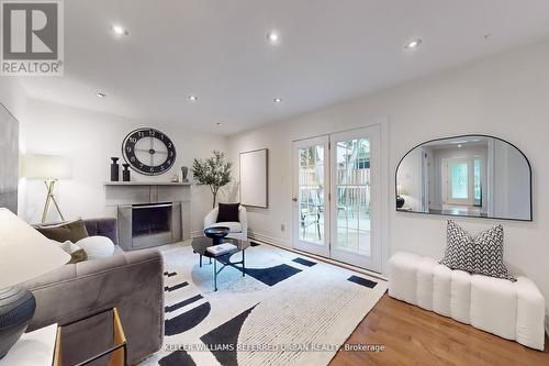 158 Walton Drive, Aurora, ON - Indoor Photo Showing Living Room With Fireplace