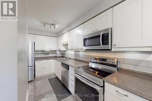 14 Bryant Court, Brampton, ON - Indoor Photo Showing Kitchen With Stainless Steel Kitchen