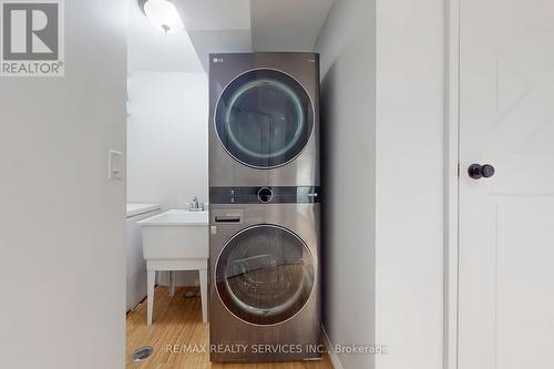 14 Bryant Court, Brampton, ON - Indoor Photo Showing Laundry Room