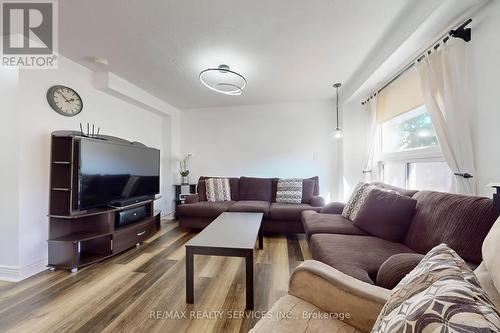 14 Bryant Court, Brampton, ON - Indoor Photo Showing Living Room