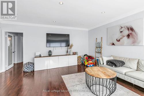 251 Thistle Down Boulevard, Toronto, ON - Indoor Photo Showing Living Room