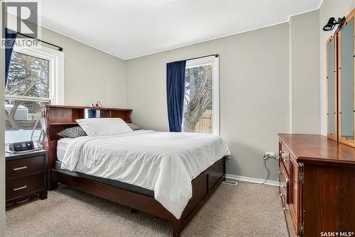 515 Coteau Street W, Moose Jaw, SK - Indoor Photo Showing Bedroom