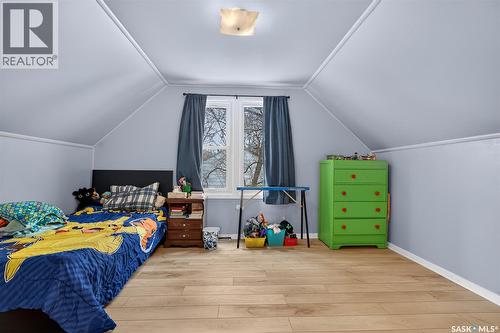 515 Coteau Street W, Moose Jaw, SK - Indoor Photo Showing Bedroom
