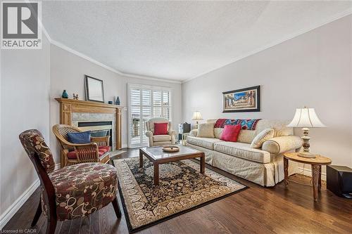 205 Highland Crescent Unit# 32, Kitchener, ON - Indoor Photo Showing Living Room With Fireplace