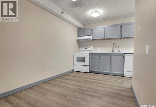 519 4045 Rae Street, Regina, SK - Indoor Photo Showing Kitchen