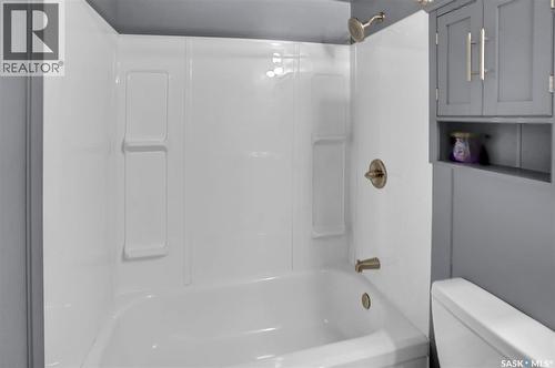 519 4045 Rae Street, Regina, SK - Indoor Photo Showing Bathroom