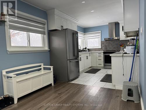 1338 Royal Drive, Peterborough, ON - Indoor Photo Showing Kitchen