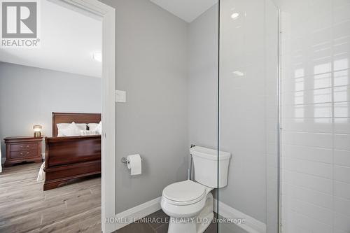 180 Benton Street, Kitchener, ON - Indoor Photo Showing Bathroom