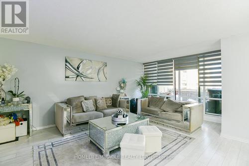 903 - 714 The West Mall Road, Toronto, ON - Indoor Photo Showing Living Room