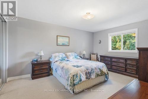 5119 Cherryhill Crescent, Burlington, ON - Indoor Photo Showing Bedroom