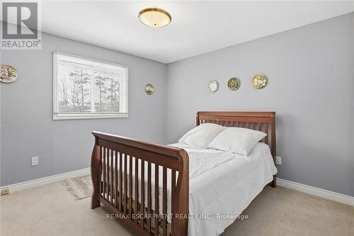 5119 Cherryhill Crescent, Burlington, ON - Indoor Photo Showing Bedroom
