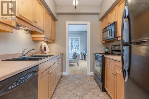 Functional & efficient kitchen - 5411 Saunders Lane, Halifax, NS - Indoor Photo Showing Kitchen With Double Sink