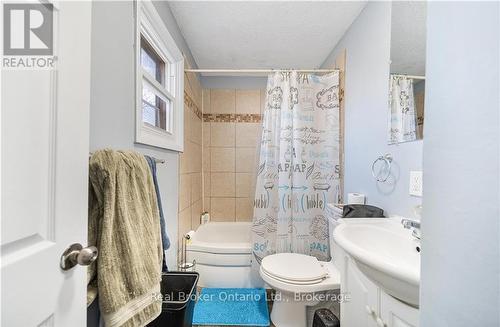 473 Colborne Street, Brantford, ON - Indoor Photo Showing Bathroom