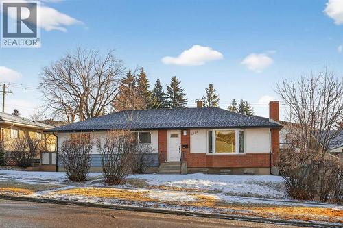 4112 19 Street NW  Calgary, AB T2L 2B6