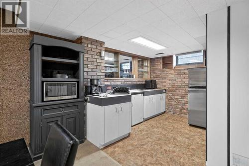 4112 19 Street Nw, Calgary, AB - Indoor