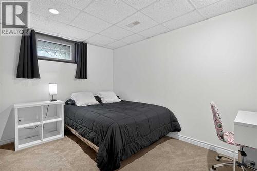 4112 19 Street Nw, Calgary, AB - Indoor Photo Showing Bedroom