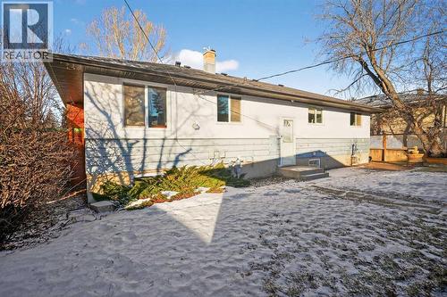4112 19 Street Nw, Calgary, AB - Outdoor