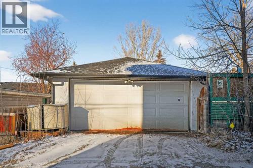 4112 19 Street Nw, Calgary, AB - Outdoor