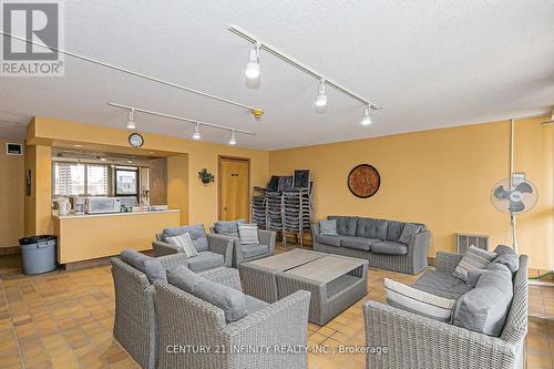 306 - 80 Athol Street E, Oshawa (Central), ON - Indoor Photo Showing Living Room