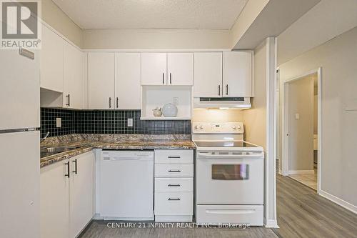 306 - 80 Athol Street E, Oshawa (Central), ON - Indoor Photo Showing Kitchen
