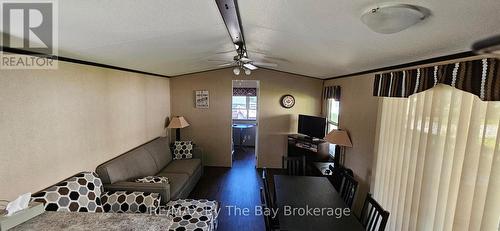 17 Chippewa Trail, Wasaga Beach, ON - Indoor Photo Showing Other Room