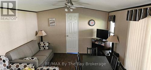 17 Chippewa Trail, Wasaga Beach, ON - Indoor Photo Showing Other Room
