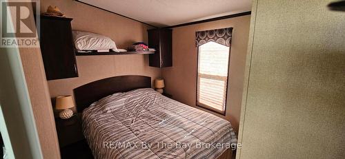 17 Chippewa Trail, Wasaga Beach, ON - Indoor Photo Showing Bedroom