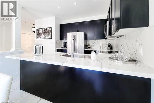 190 Bellagio Avenue, Stoney Creek, ON - Indoor Photo Showing Kitchen With Double Sink With Upgraded Kitchen