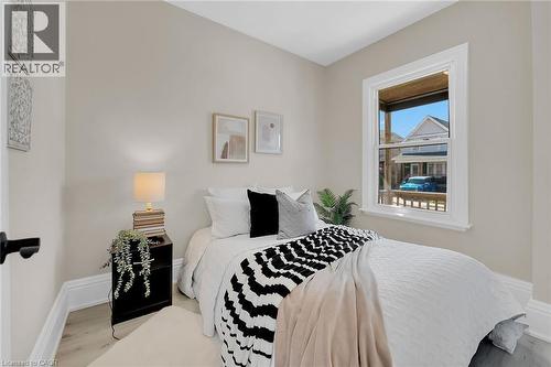 70 Robins Avenue, Hamilton, ON - Indoor Photo Showing Bedroom