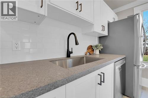 70 Robins Avenue, Hamilton, ON - Indoor Photo Showing Kitchen